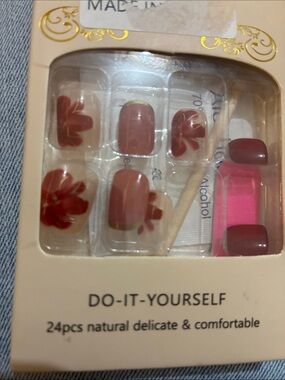 🖍️ Women’s Press-On Nails – Rose Floral Pink Set